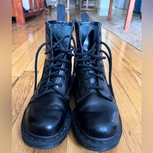 DR MARTEN | 1460 MONO SMOOTH LEATHER LACE UP BOOTS